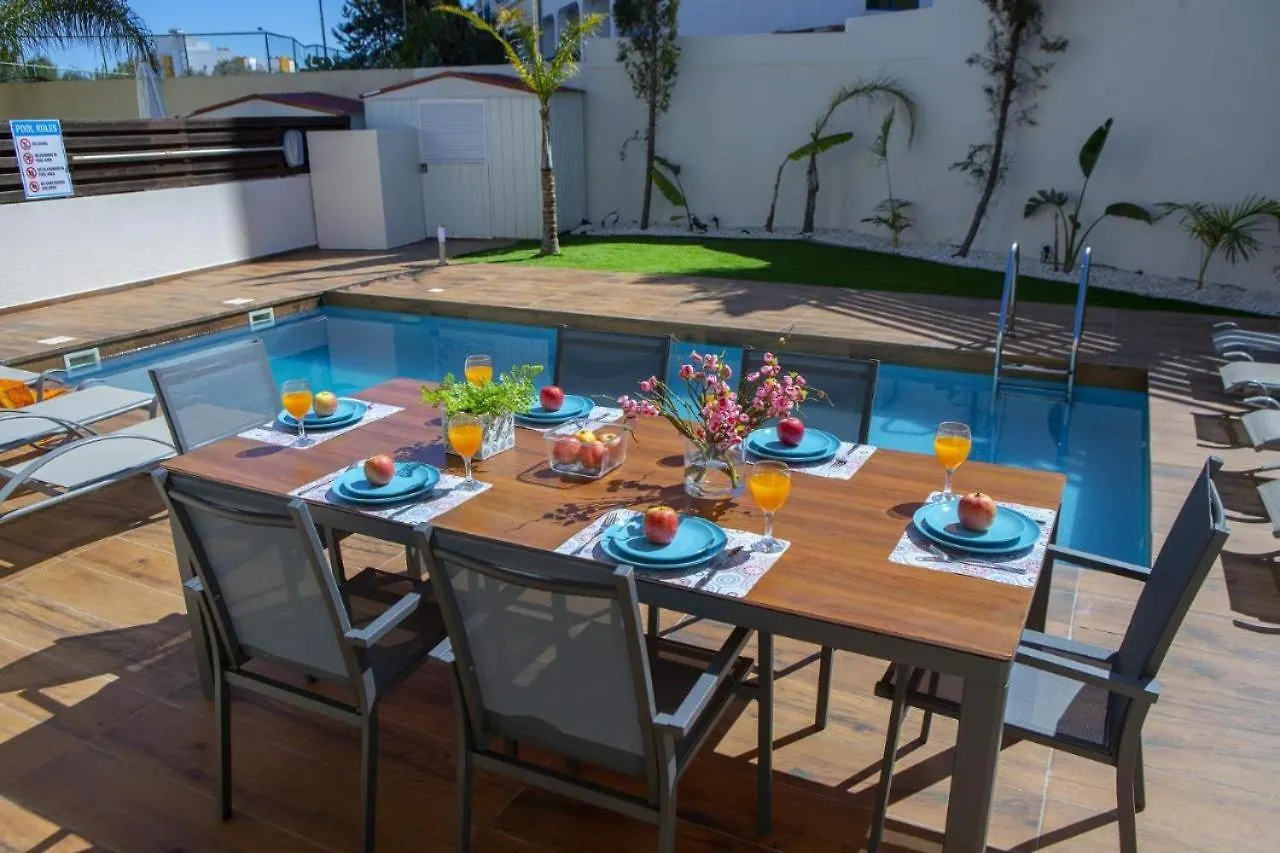 Tsokkos Family Villa - Pool Garden 2' Walk To Beach Protaras