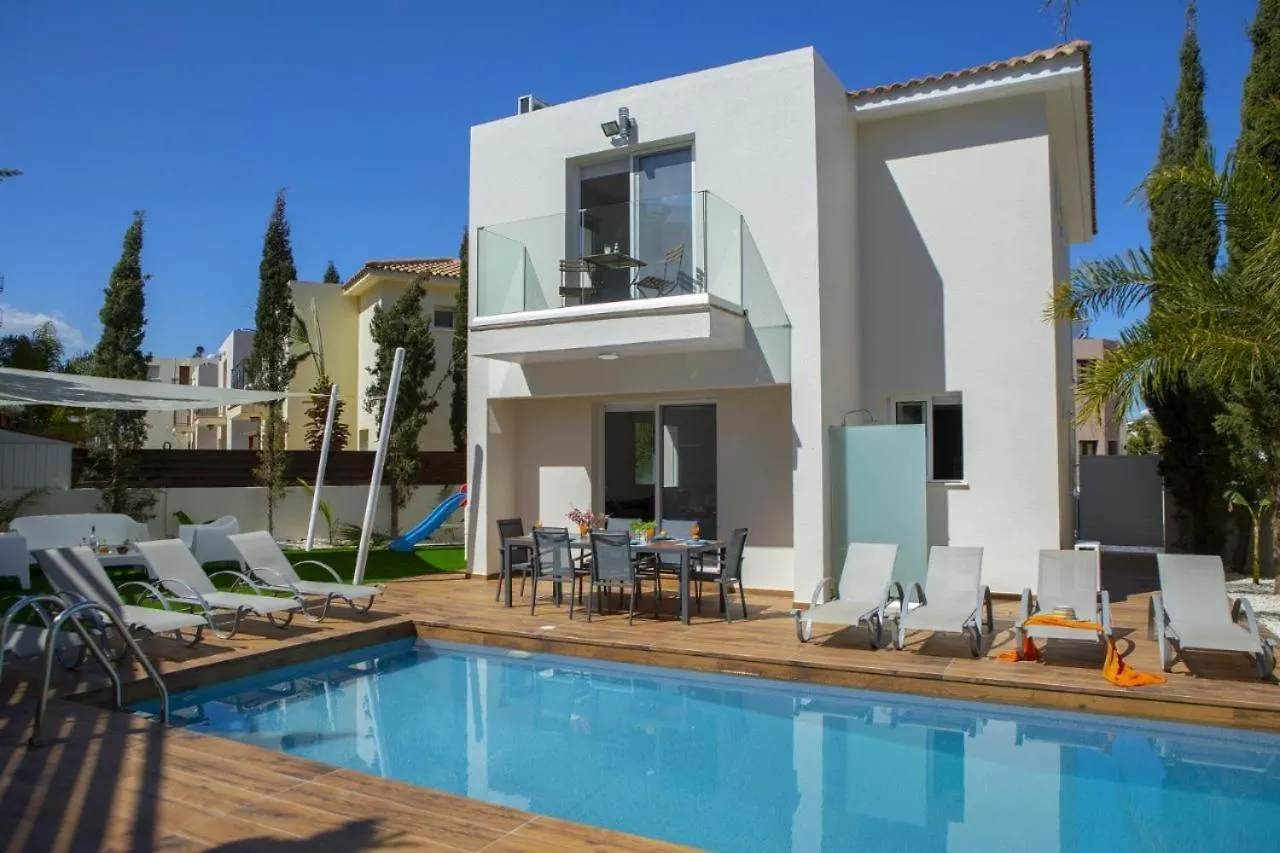 Tsokkos Family Villa - Pool Garden 2' Walk To Beach Protaras 0*,
